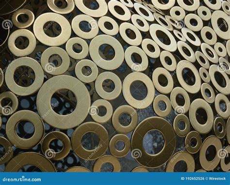 holes   royalty  stock