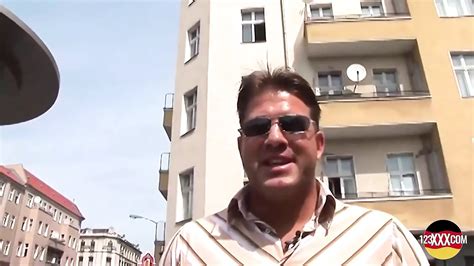 Cette MILF Rousse Avec Des Lunettes De Soleil Adore Le Sexe Brutal En Plein Air XHamster