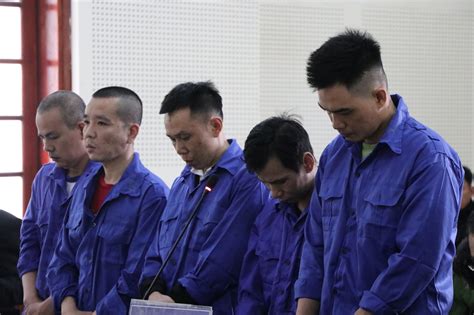 Ng Tr M I U H Nh Web Sex Thi N A L U Xanh L Nh N