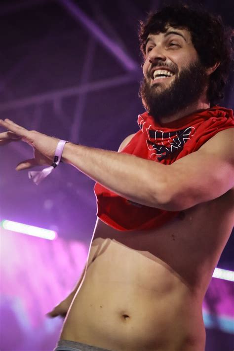 Humorista Diogo Defante Lan A Lbum Rock Debochado E Nude Na Capa Veja