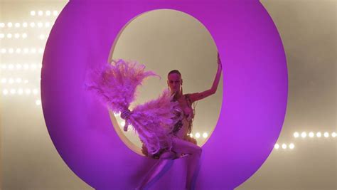 Gisele Bundchen desfila lingerie em São Paulo Veja fotos