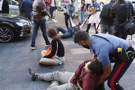 Attivisti Di Ultima Generazione Bloccano La Strada A Roma Dago