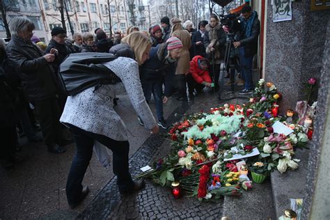 Berliners Call For Street To Be Renamed After David Bowie In Online