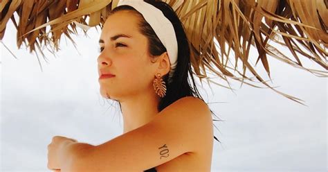 Lali Esposito En Bikini Fotos Bellasenbikini