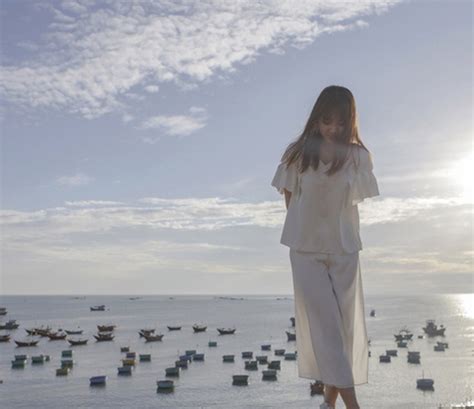 Người đẹp Việt tưởng sexy nhưng không dám mặc bikini đi biển Trang 2