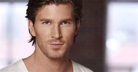 who is christopher russell married to - silentnews.org