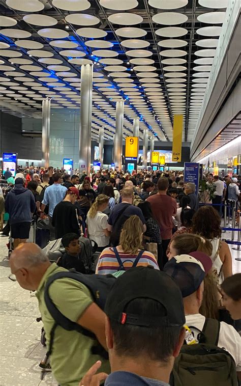 Flight chaos ‘to last for days’ after air traffic control failure