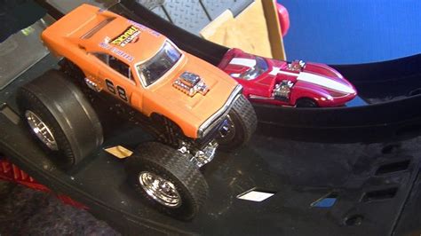 Hot Wheels Monster Trucks Vs Hot Wheels Cars Epic Loop Challenge Corrida Hot Wheels Monster Trucks