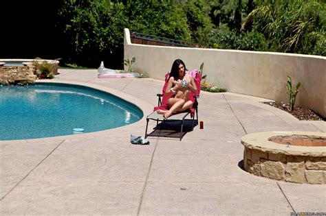 Andy San Dimas New Neighbor Slut Porn Pic