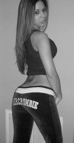 Awesome Sexy Ebony Girl Delivers Her Round Juicy Breasts Porn Pictures