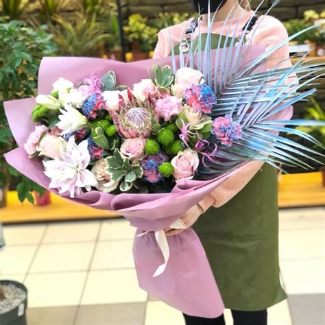 Букет-гигант с лилиями и розами для мамы купить с доставкой по цене ...