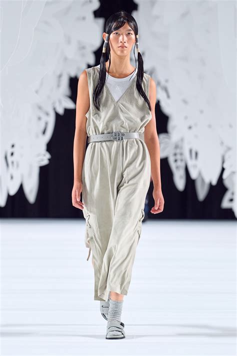 Shades of Neutrality Spring 2025 Fashion Trend | The Impression