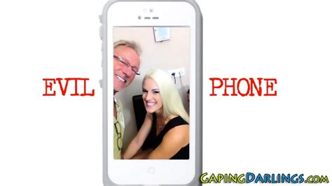 Babe Gets Asshole Toyed And Rimmed