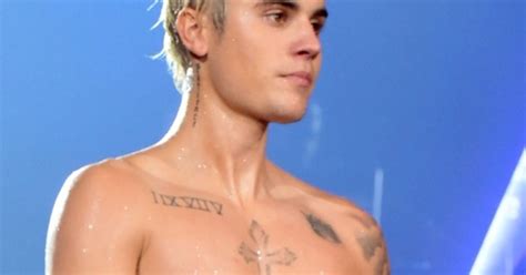 Justin Bieber S Naked Photo Is Critiqued For Sizable Private Parts By Proud Dad Jeremy
