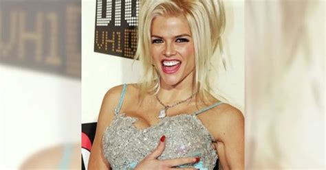 Anna Nicole Smith La Sex Symbol Que Se Enamor De Un Magnate A Os
