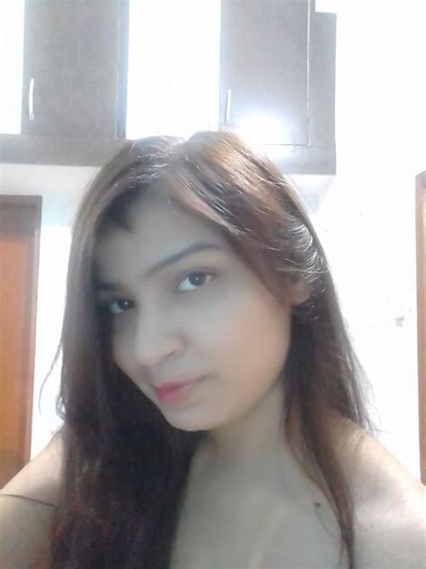 Desi Beautiful Girl Hot Nude Leaked Posing Pictures Shooshtime
