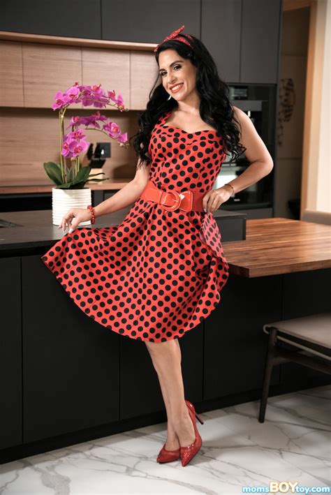 Sandy Love Seduced Stepson Into Drilling Her Eager Hole Photos Parker Ambrose MILF Fox