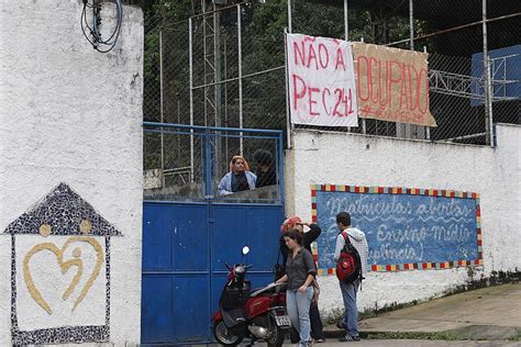 Escolas ocupadas após esta segunda terão Enem cancelado TNH1