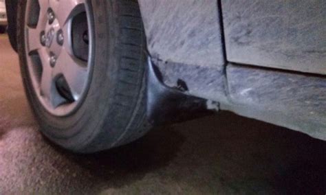 Штатный брызговик — Hyundai Accent (2G), 1,5 л, 2007 года | своими ...