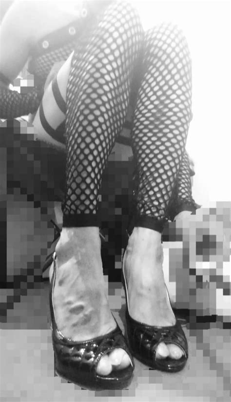 A Dark Mistress Long Toenails Nude Pics Xhamster