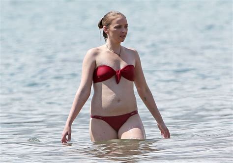 Elisabeth Harnois In Red Bikini At The Beach May Celebmafia