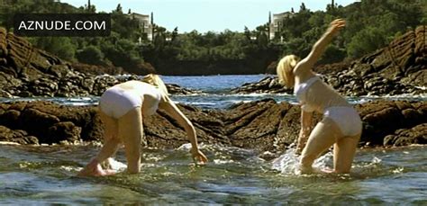 Livraison A Domicile Nude Scenes Aznude