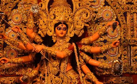 Interesting Facts About Kolkata Durga Puja In Hindi