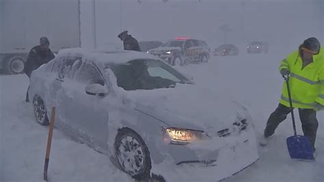 Dangerous Lake Effect Snow Paralyzes Parts Of New York State Youtube