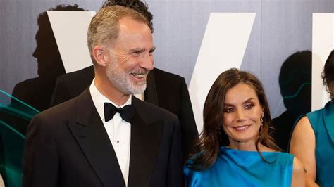 Felipe Y Letizia Repiten Su ‘mirada De Amor En Una Entrega De Premios