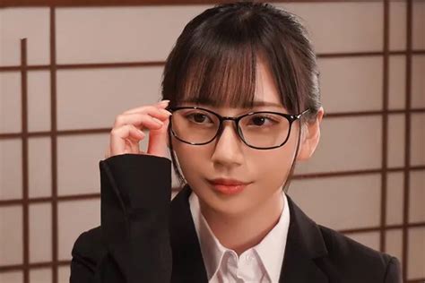 Em thư ký ngoan hiền nhút nhát bổng trở nên nứng lồn khi đi công tác Sex JAV Hay JavHd Pro