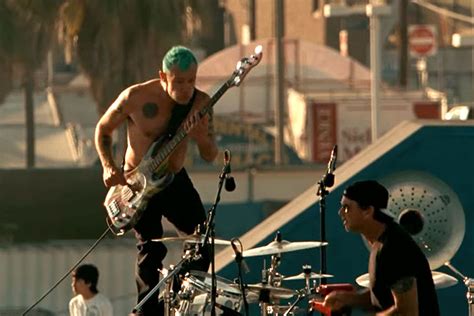 Red Hot Chili Peppers The Adventures Of Rain Dance Maggie No Treble