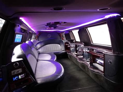 13 Passengers Suv Limousine Km Limousine