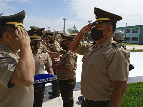 Ejército Del Perú Impone Cintillos De Reconocimientos A Soldados Del