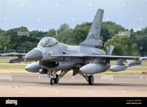 La Real Fuerza Aérea Holandesa F 16AM Fighting Falcon llega al Fairford