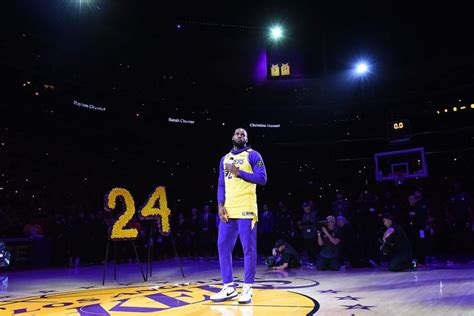 Watch Lebron James Gives Emotional Tribute To Kobe Bryant Ahead Of