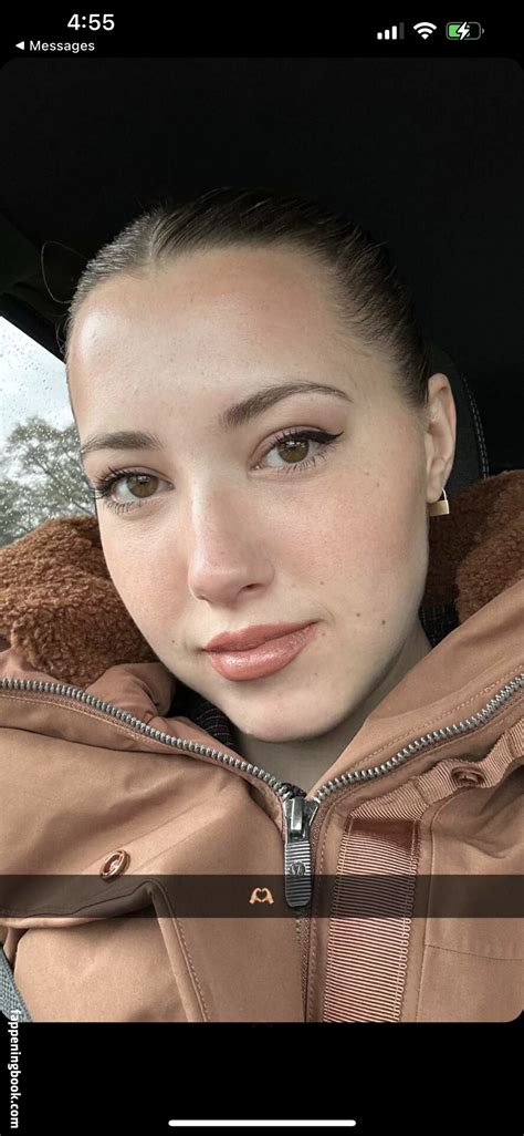 Pineapplebrat Alice Klomp Pineapplebratt Nude Onlyfans Leaks The Fappening Photo