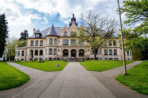 Denny Hall - UW’s oldest building. : r/Seattle