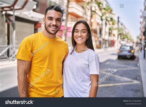 Categoría Foto familiar de una familia latina de fotos de stock imágenes Shutterstock