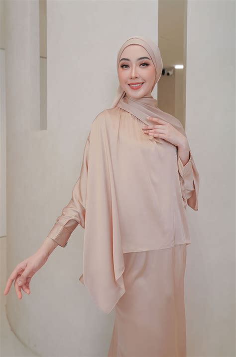 ALYSSA KURUNG MODERN NUDE BROWN Maroon Red