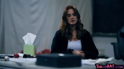 Busty MILF Pussyfisted And Fucked By Doctor After Pussy Exam