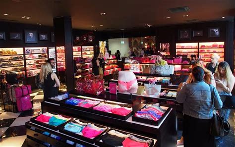 Bonne Idée Magasin De Lingerie Design De Meubles D affichage Pour Les Femmes Sous Vêtements