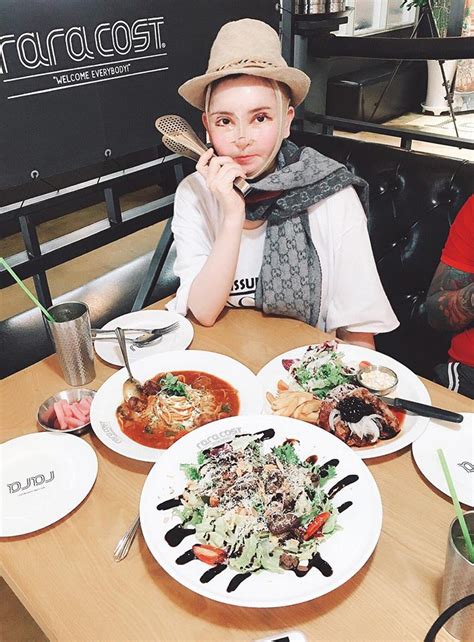 Sau 4 năm chi hàng tỷ đồng đập mặt xây lại hot girl dao kéo Vân Tokyo gây tranh cãi vì cứ đẻ