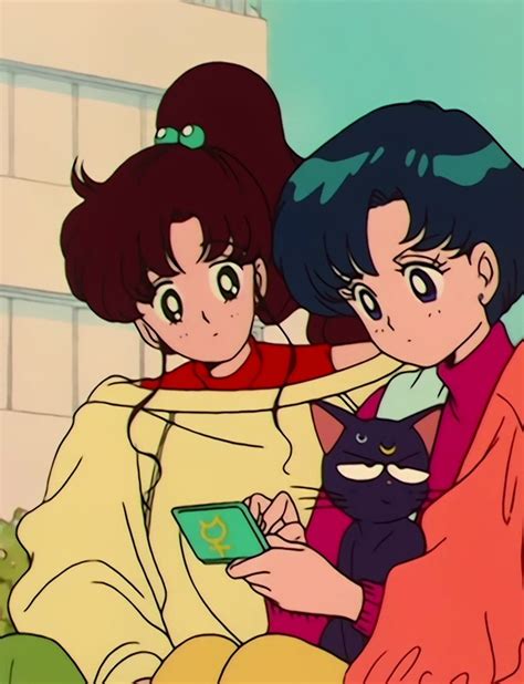 Daily Makoto Kino Sailor Jupiter On Twitter Mako Watching Youtube