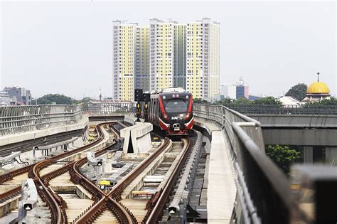 LRT Jabodebek Angkut 255 428 Penumpang Saat Libur Lebaran 2024