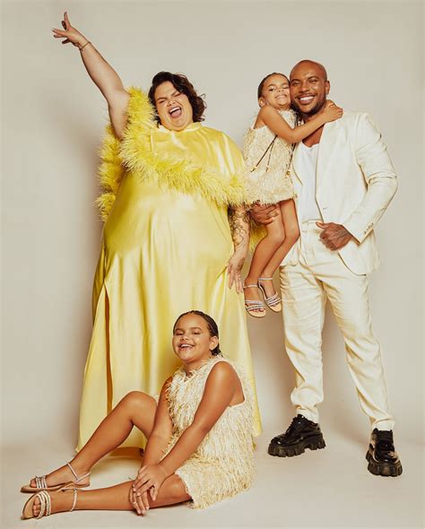 THAIS CARLA (@thaiscarla) • Instagram photos and videos