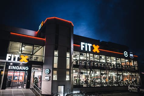 FitX Fitnessstudio Hamburg-Steilshoop - DreamteamFitness