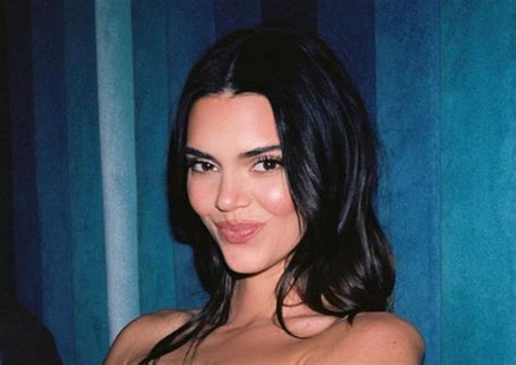 Kendall Jenner Impacta Con Micro Bikini Y Photoshop En Las Manos Revista Clase