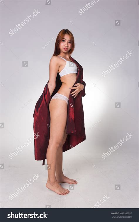 Sexy Asian Woman White Lingerie On库存照片635345957 Shutterstock