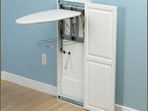 Встроенная гладильная доска в шкафу: откидной, складная и выдвижная