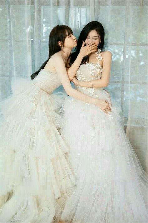 Lesbian Bride Cute Lesbian Couples Korean Girl Photo Wlw Wedding Lesbian Wedding Photography